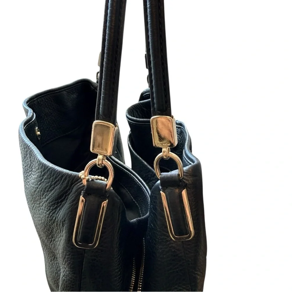 Coach Black Pebbled Leather Shoulder Tote Bag Gold Hardware casual‎ quiet luxury